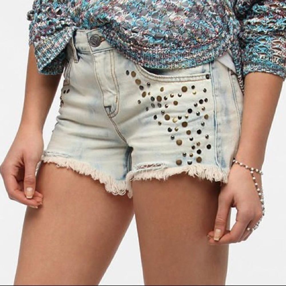 UO BDG Vintage Fit Embellished Denim Shorts 28
